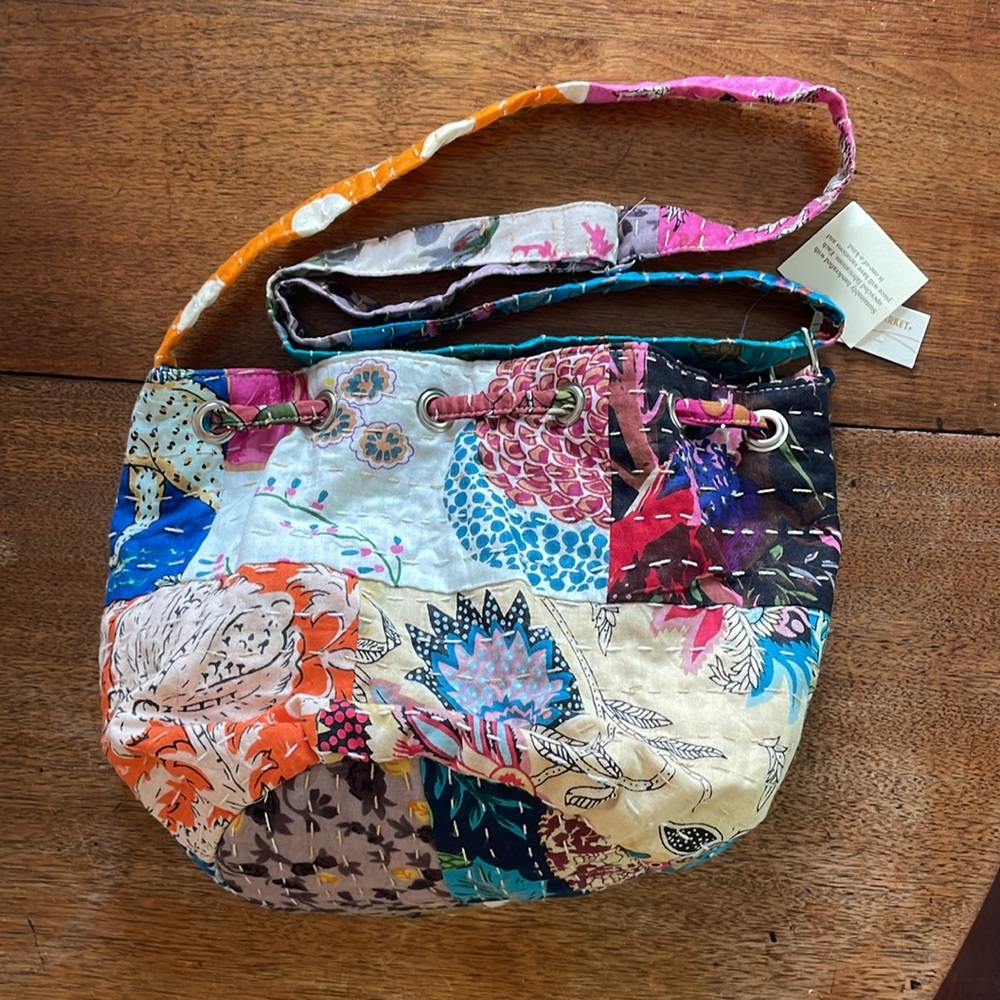 Bohemian Crossbody Bucket Bag - Picture 4 of 10